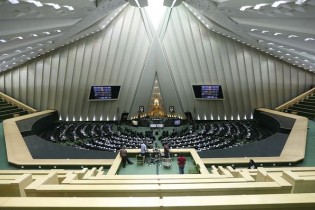 آخرین جلسه بررسی بودجه ۹۵ آغاز شد