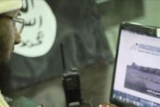 جنگ سایبری آمریکا برای فلج كردن شبكه ارتباطي داعش