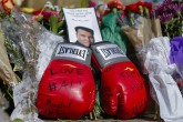 تصاویر / انتقال پیکر محمد علی کلی به زادگاهش <img src="/images/picture_icon.gif" width="16" height="13" border="0" align="top"> تصاویر / انتقال پیکر محمد علی کلی به زادگاهش <img src="/images/picture_icon.gif" width="16" height="13" border="0" align="top">