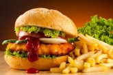 در آخر شب نباید غذاهای پرکالری مصرف کرد در آخر شب نباید غذاهای پرکالری مصرف کرد
