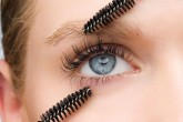 دلایل ریزش موها و ابروها در خانم ها چیست؟ دلایل ریزش موها و ابروها در خانم ها چیست؟