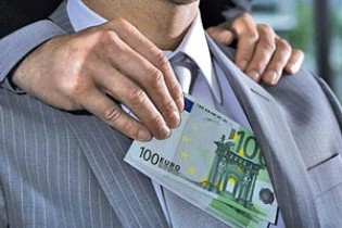 از مفسدان حمایت نکنید مبارزه با فساد پیشکش!/ برنی سندرز رسما از هیلاری کلینتون حمایت کرد