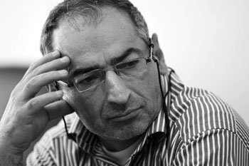 زیباکلام به موحدی‌ کرمانی نامه سرگشاده نوشت
