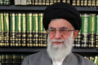 حقوق رهبر معظم انقلاب به روایت اطرافیان/ علت محرمانه ماندن شعبه پرونده بابک زنجانی/ اعتراض رئیس دولت اصلاحات به عملکرد اعتدالیون