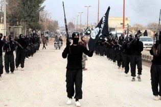 قتل فجیع یک زن باردار در مقابل فرزندانش بدست داعش