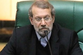 لاریجانی: از آقای وزیر دفاع تشکر می‌کنم