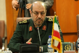 وزیردفاع: نیازی به خرید سامانه S۴۰۰ از روسیه نداریم