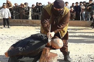 داعش 9 نفر را در عراق با اره برقی اعدام کرد