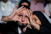 تصاویر/ جشن عقد پانصد زوج جوان در برج میلاد  <img src="/images/picture_icon.gif" width="16" height="13" border="0" align="top">