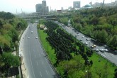 حاشیه اتوبان مدرس تبدیل به نوار ترافیکی شده تا ساعات طرح ترافیک به پایان برسد حاشیه اتوبان مدرس تبدیل به نوار ترافیکی شده تا ساعات طرح ترافیک به پایان برسد