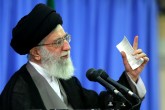 فیلم/ واكنش رهبر انقلاب به شعار «جانم فدای رهبر»  <img src="/images/video_icon.gif" width="16" height="13" border="0" align="top">