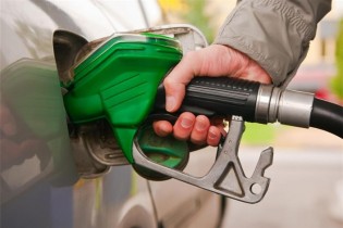 احتمال افزايش قيمت بنزین به ۱۲۰۰ تومان