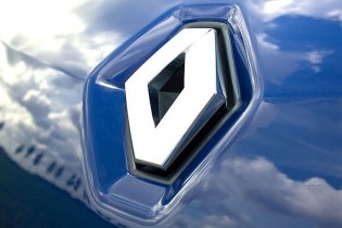 تبانی خودروسازان داخلی با رنو برای گرانفروشی!