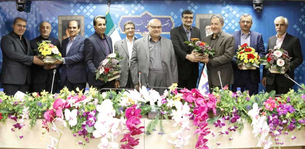 مدیران بازنشسته بانک صادرات مورد تجلیل قرار گرفتند