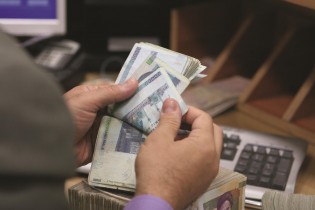 حقوق کارمندان دولتی متناسب با نرخ تورم افزایش می‌يابد