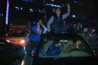 جشن و پایکوبی شهروندان حلب در خیابانهای این شهر