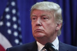 ترامپ رسماً چهل و پنجمین رئیس‌جمهور آمریکا شد