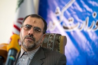 بدرقه معاون رئیس‌جمهور با شعار "مرگ بر منافق" در یزد