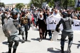 تصاویر/ درگیری مرگبار مردم معترض افغانستان و پلیس
