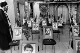 رهبر انقلاب در محل حادثه هفتم تیر  <img src="/images/picture_icon.gif" width="16" height="13" border="0" align="top">