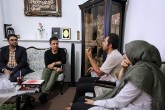 تصاویر/ عمو پورنگ به دیدار خانواده بنیتا رفت  <img src="/images/picture_icon.gif" width="16" height="13" border="0" align="top">