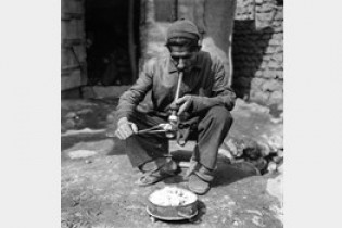 ایران در ۶۵ سال قبل: عطر تریاک، بوی فقر