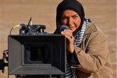 قرار نیست در فیلمهای انقلاب حتما نماد مرد و زن با ظاهر انقلابی به تصویر کشیده‌شوند