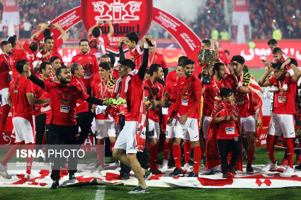 دیدار تیم‌های فوتبال پرسپولیس و سپیدرود و جشن قهرمانی پرسپولیس