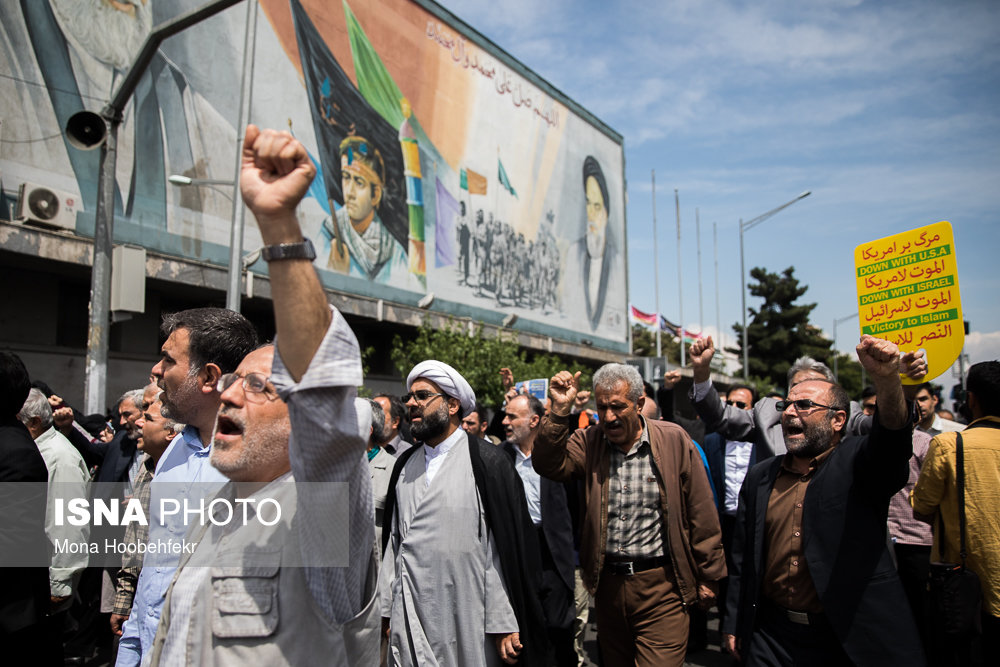 راهپیمایی نمازگزاران نماز جمعه در واکنش به خروج آمریکا از برجام