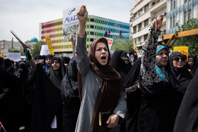 راهپیمایی نمازگزاران نماز جمعه در واکنش به خروج آمریکا از برجام