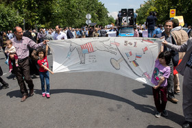 راهپیمایی نمازگزاران نماز جمعه در واکنش به خروج آمریکا از برجام