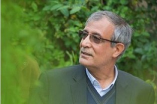 باید در شرایط کنونی لباس رزم اقتصادی پوشید