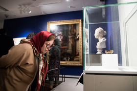 علاقه مندان در روز جهانی موزه و هفته میراث فرهنگی، از موزه ملی بازدید می‌کنند