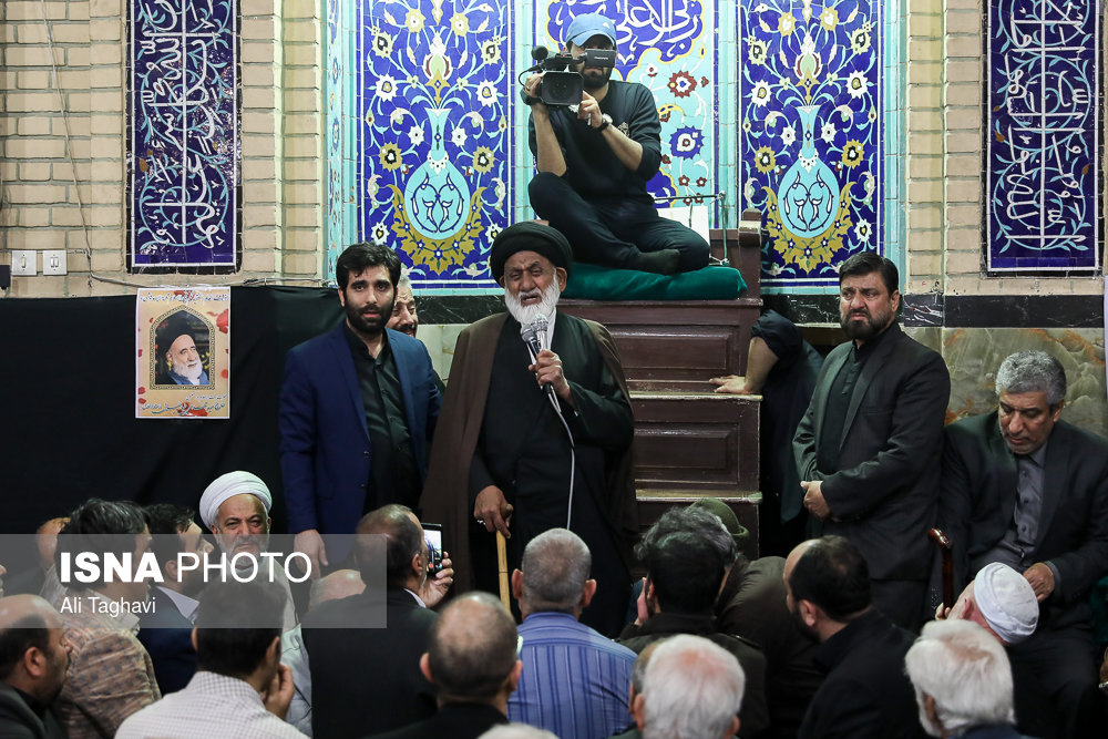 حضور برادر حجت‌الاسلام والمسلمین سید مهدی طباطبایی در  مراسم تشییع پیکر برادر