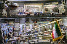 فروشندگان استان اصفهان به عنوان پیشتازان صنایع دستی در بازار اودلاجان مشغول به کار هستند.