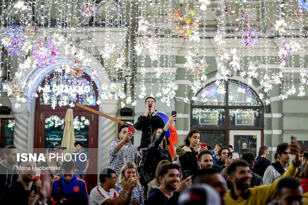 شادی هواداران تیم های حاضر در جام جهانی در میدان سرخ مسکو