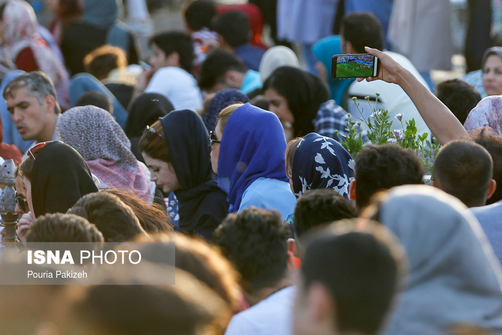 تماشای بازی ایران و مراکش در همدان