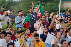تماشای بازی ایران و مراکش در همدان