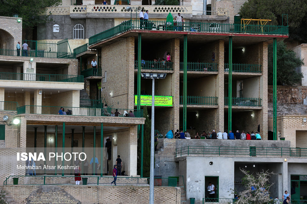 گردهمایی زرتشتیان در زیارتگاه «پیرسبز»