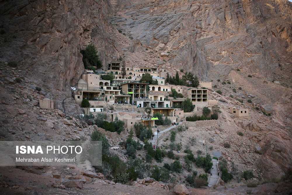 گردهمایی زرتشتیان در زیارتگاه «پیرسبز»