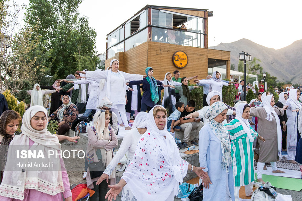 گردهمایی یوگا - بام تهران