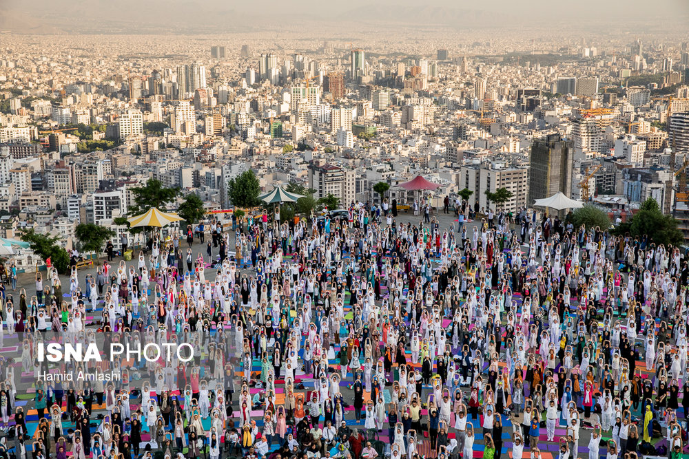 گردهمایی یوگا - بام تهران