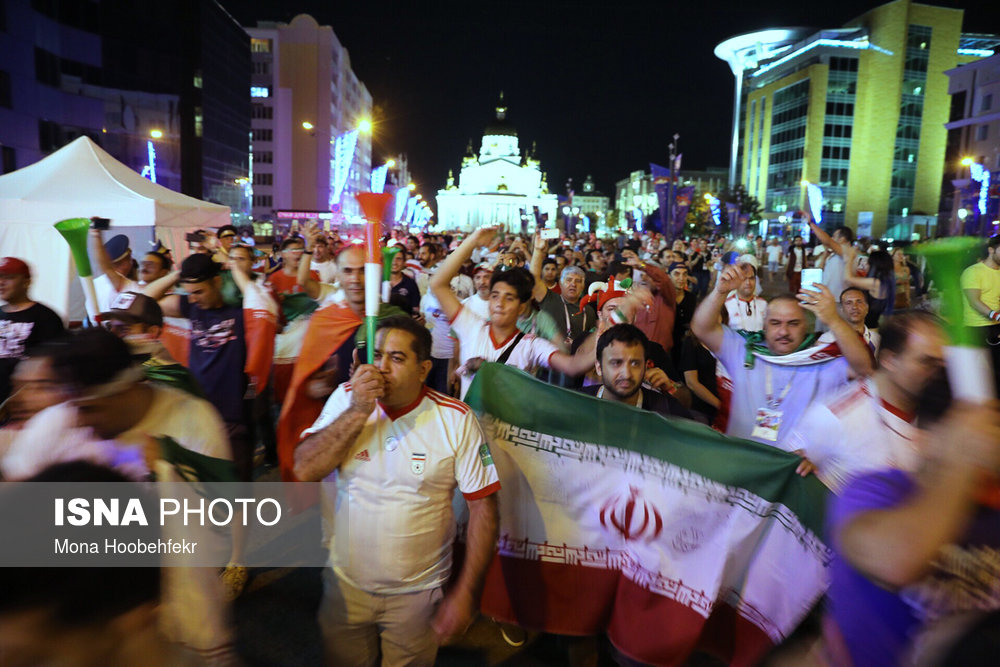 هوادران تیم ملی در فن فست سارانسك در شب قبل از بازی ایران پرتغال