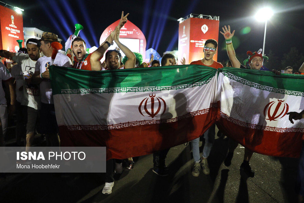 هوادران تیم ملی ایران در فن فست سارانسك در شب قبل از بازی ایران پرتغال