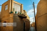 خنجر معماری غرب بر بدنه سنتی یزد