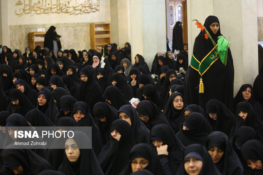 مراسم آغاز جشن های دهه کرامت در قم