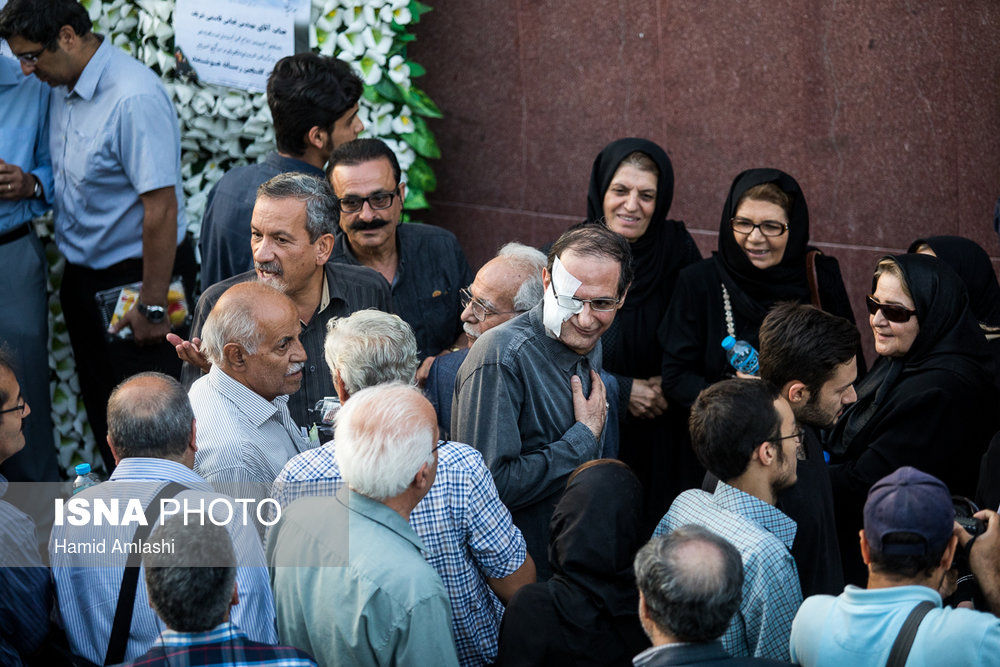 حضور علیرضا رجایی در مراسم ختم محمد بسته نگار