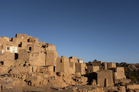 روستای نایبند به علت بافت پلکانی خود عنوان ماسوله‌ی کویر را به خود اختصاص داده است.