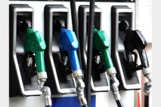تکذیب پبشنهاد دو نرخی کردن قیمت بنزین