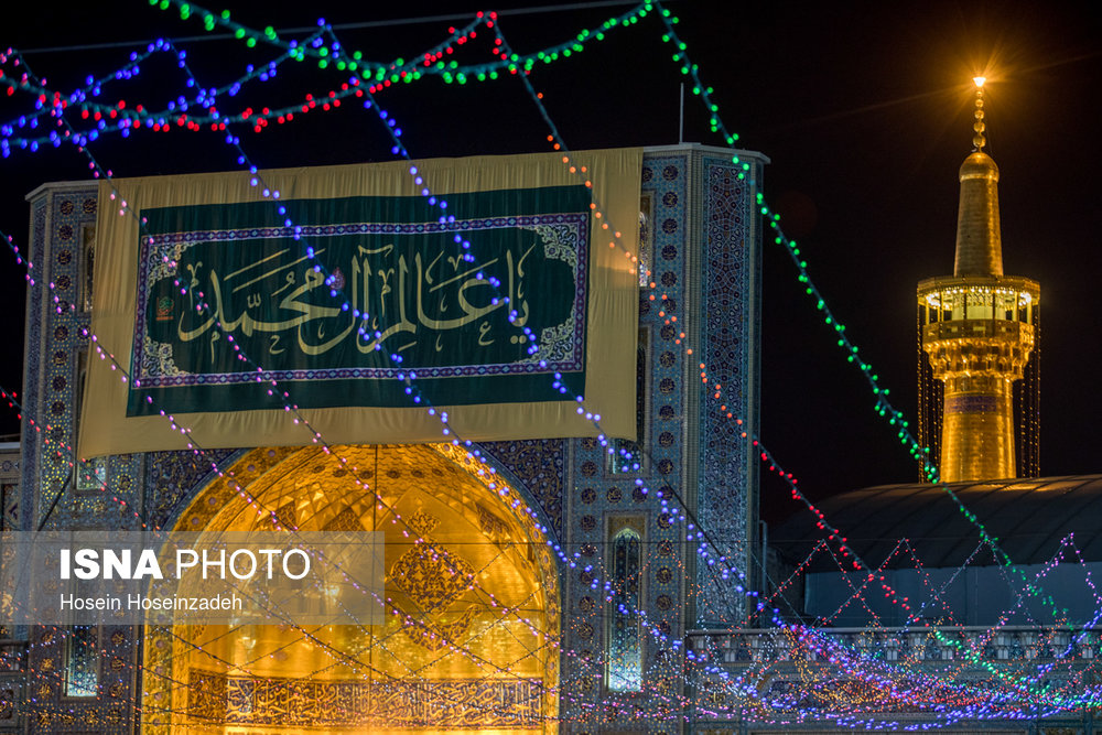 آذین‌بندی و چراغانی حرم مطهر رضوی در آستانه میلاد امام هشتم